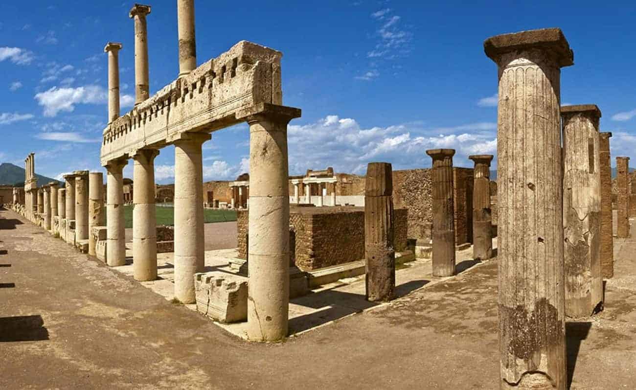 The Chauffeur of Positano: Pompei